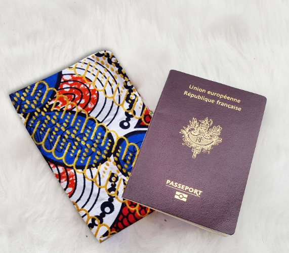 Cadeau original, protège passeport fait main