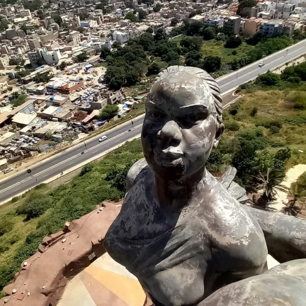 le monument de la résistance africaine à Dakar