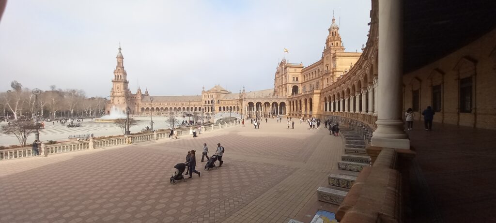 Plaza de Espana, Séville en solo